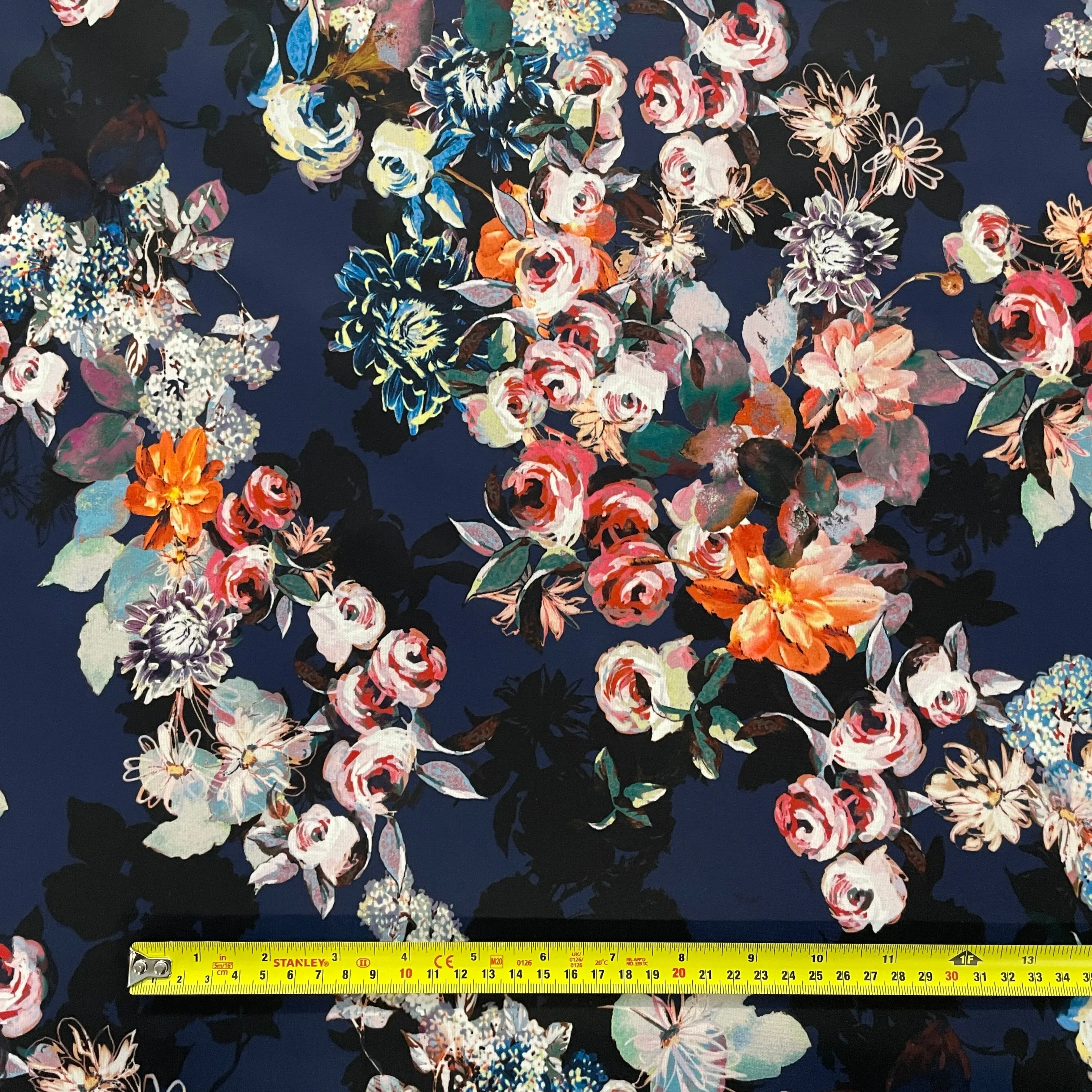 FS667_2 Navy Floral