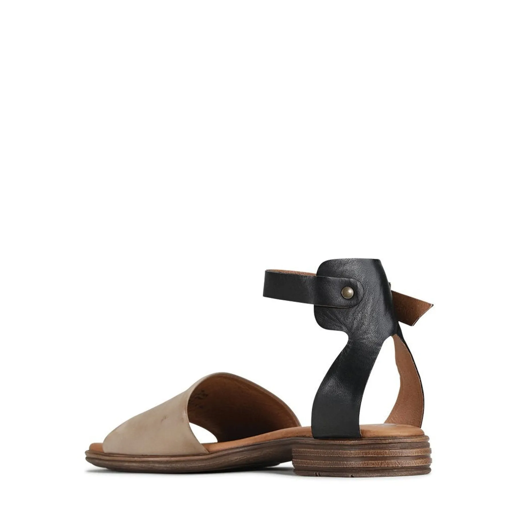 ILOS ANKLE STRAP. LEATHER SANDALS