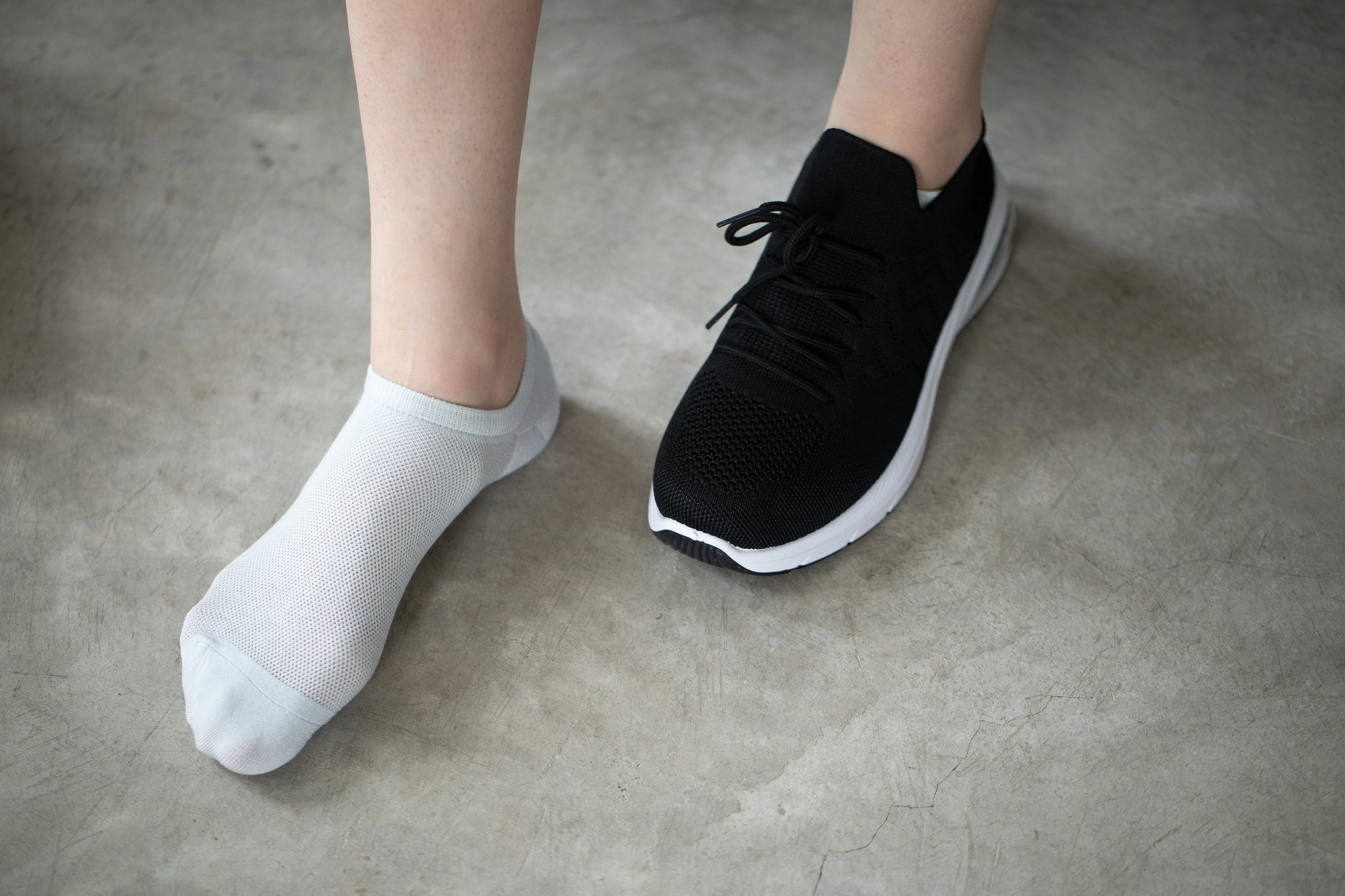 Mesh Thin Sneaker Socks with Non-slip Heel